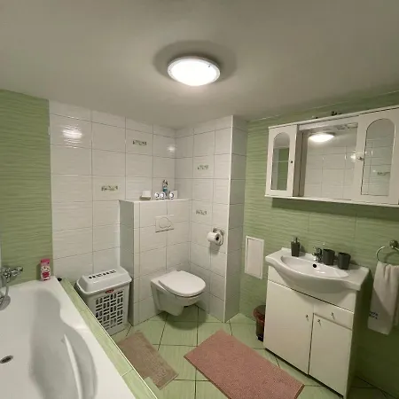 Strane Apartament