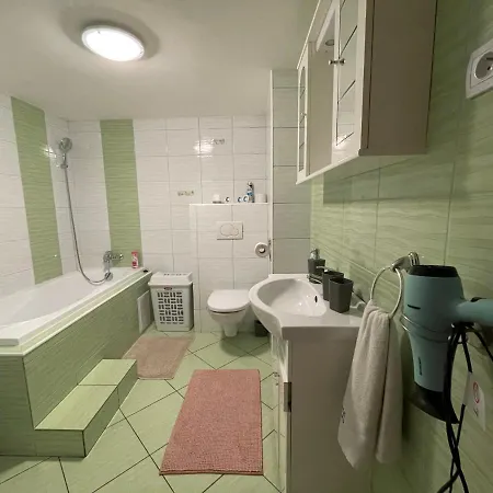 Apartament Strane *