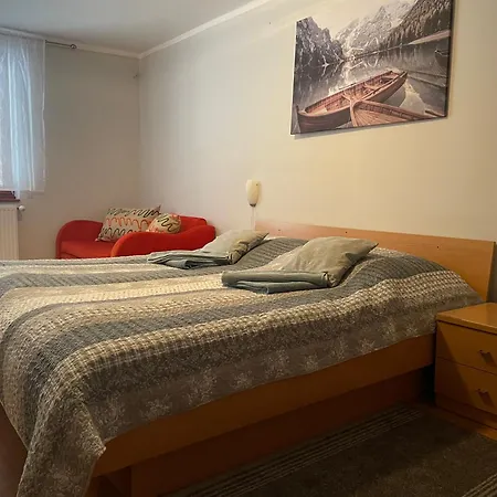 Strane アパート *